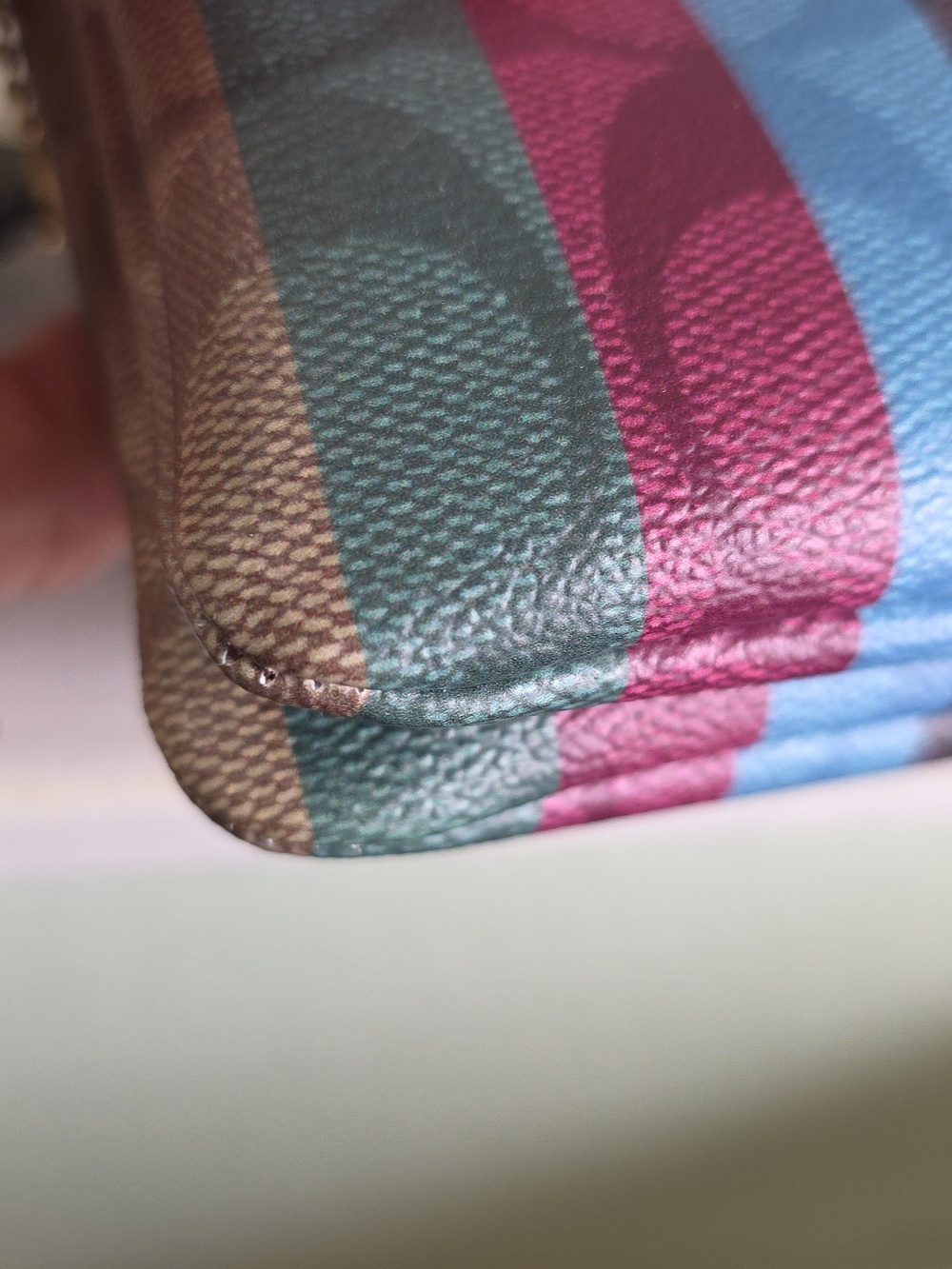 COACH C6022 Multicolor Striped Wristlet with Double Corner Zip Like NEW - Picture 6 of 13
